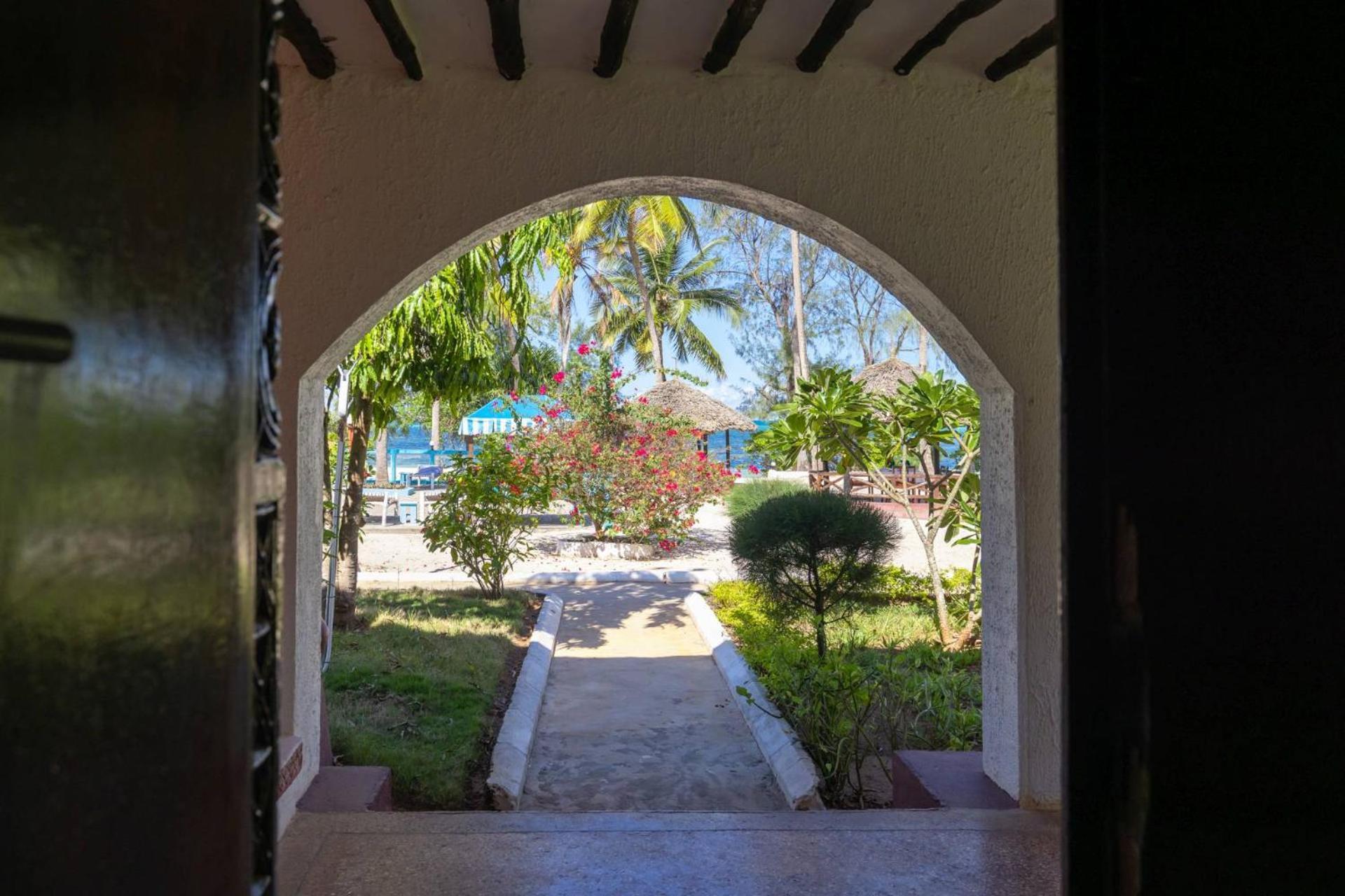 F-Zeen Boutique Hotel Zanzibar Uroa Bagian luar foto